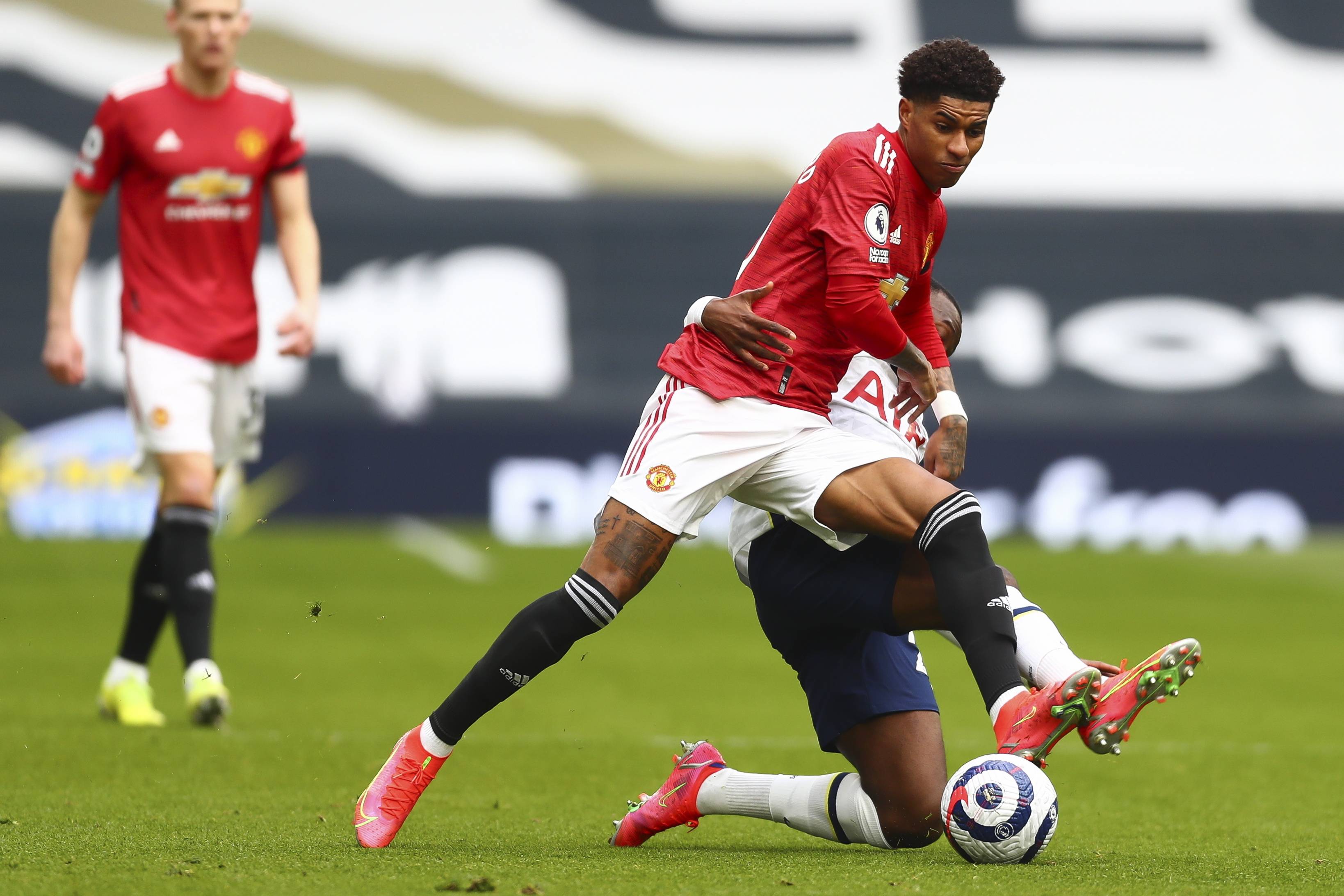 因为巴黎拥 因为巴黎拥